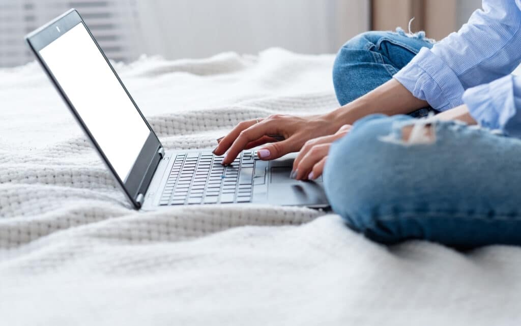30 BEST Weekend Side Jobs In 2026: Weekend Work Ideas