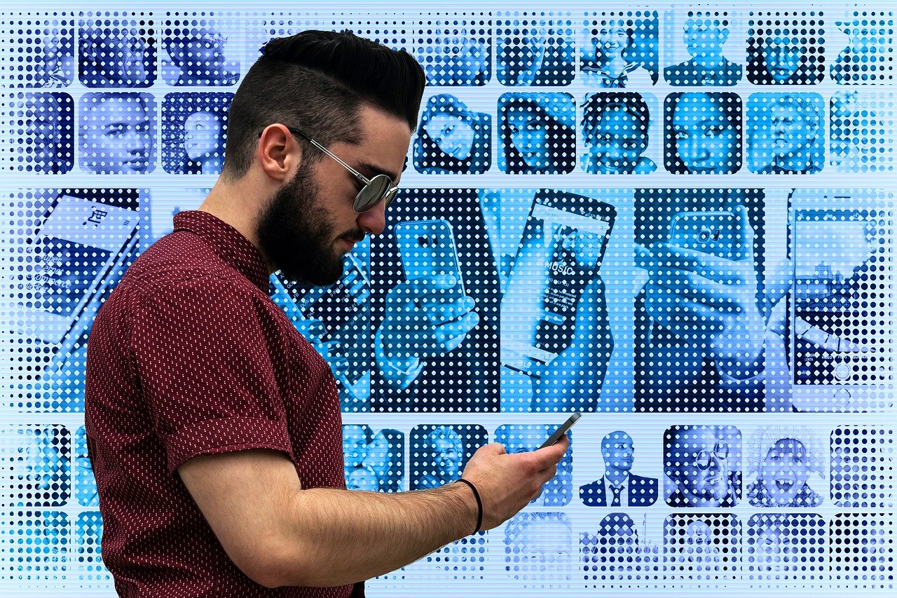 Do Facebook Groups Make Money? 15 Ways To Monetize a Facebook Group