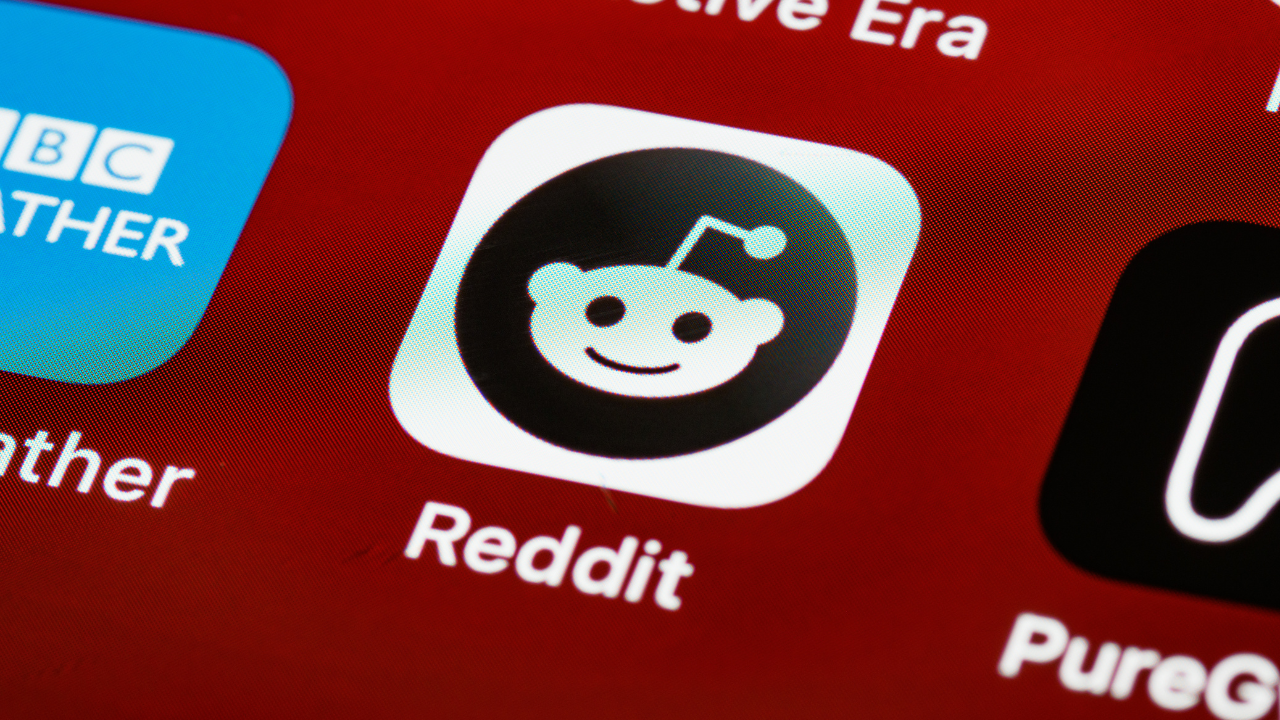 11 Of The Very Best Subreddits For Making Money in 2025