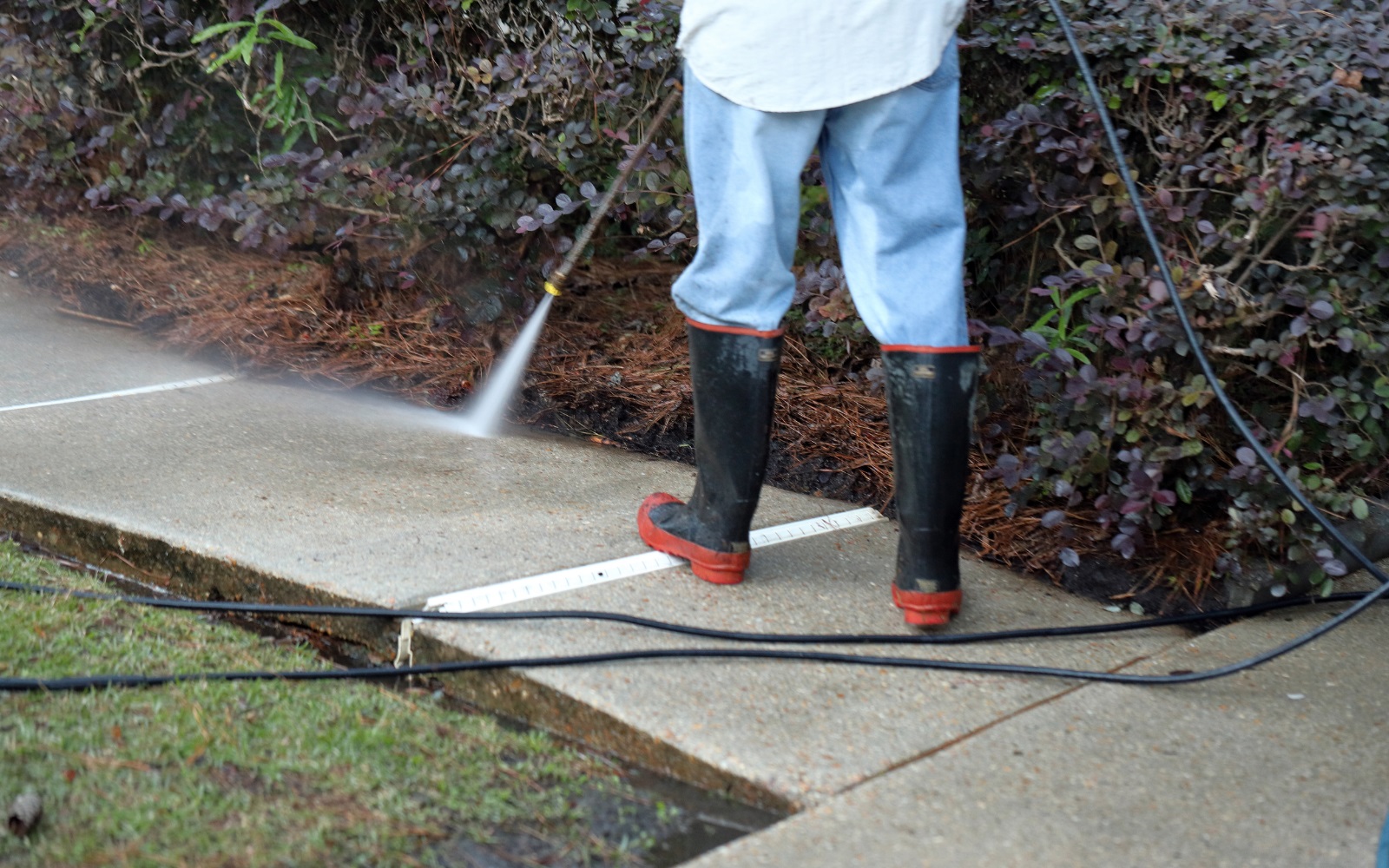 Pressure Washing Specializing In Sidewalk Cleaning.