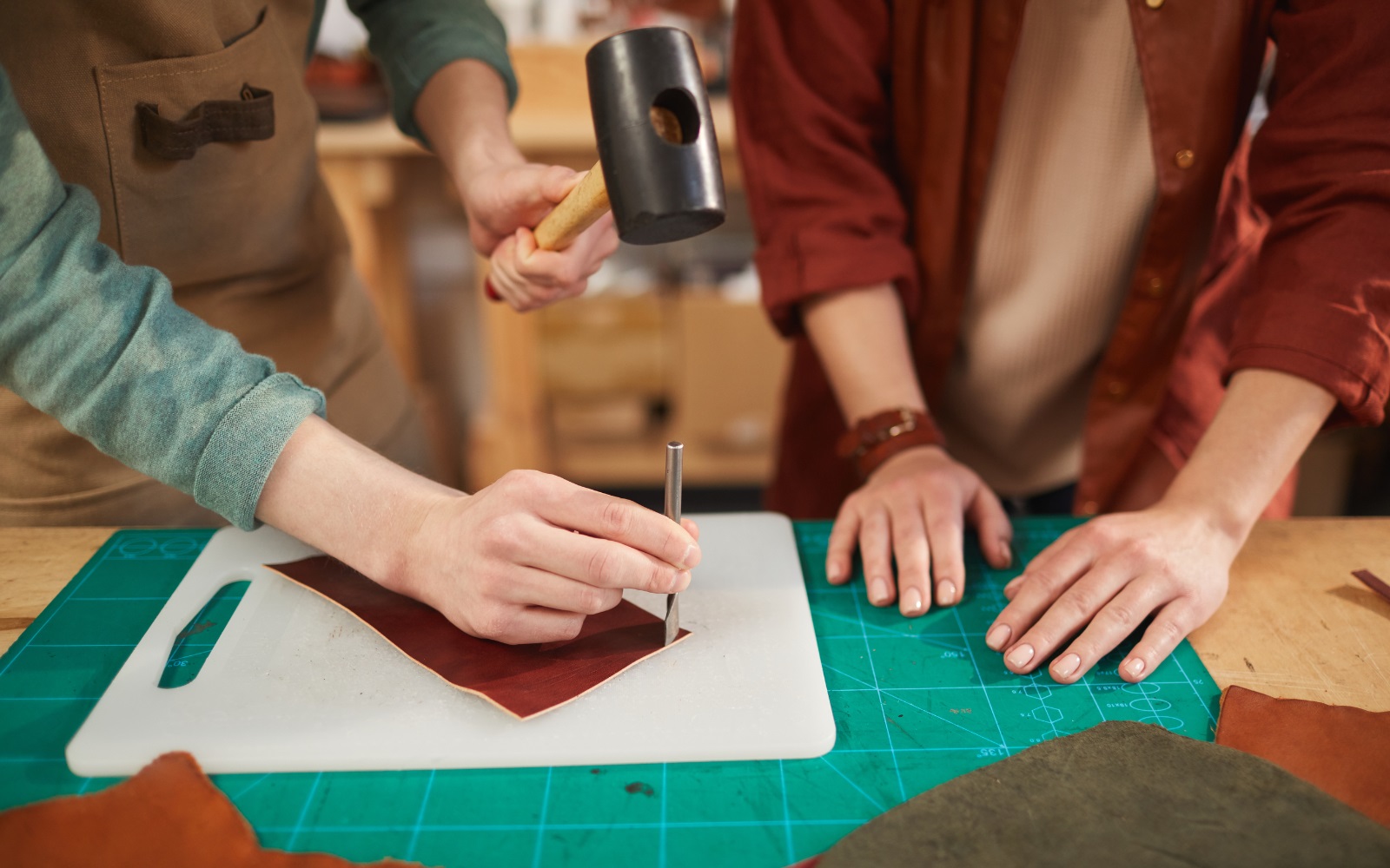 Leatherworking Schools & Workshops.